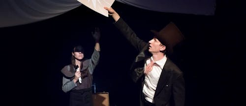 Deklica z vžigalicami